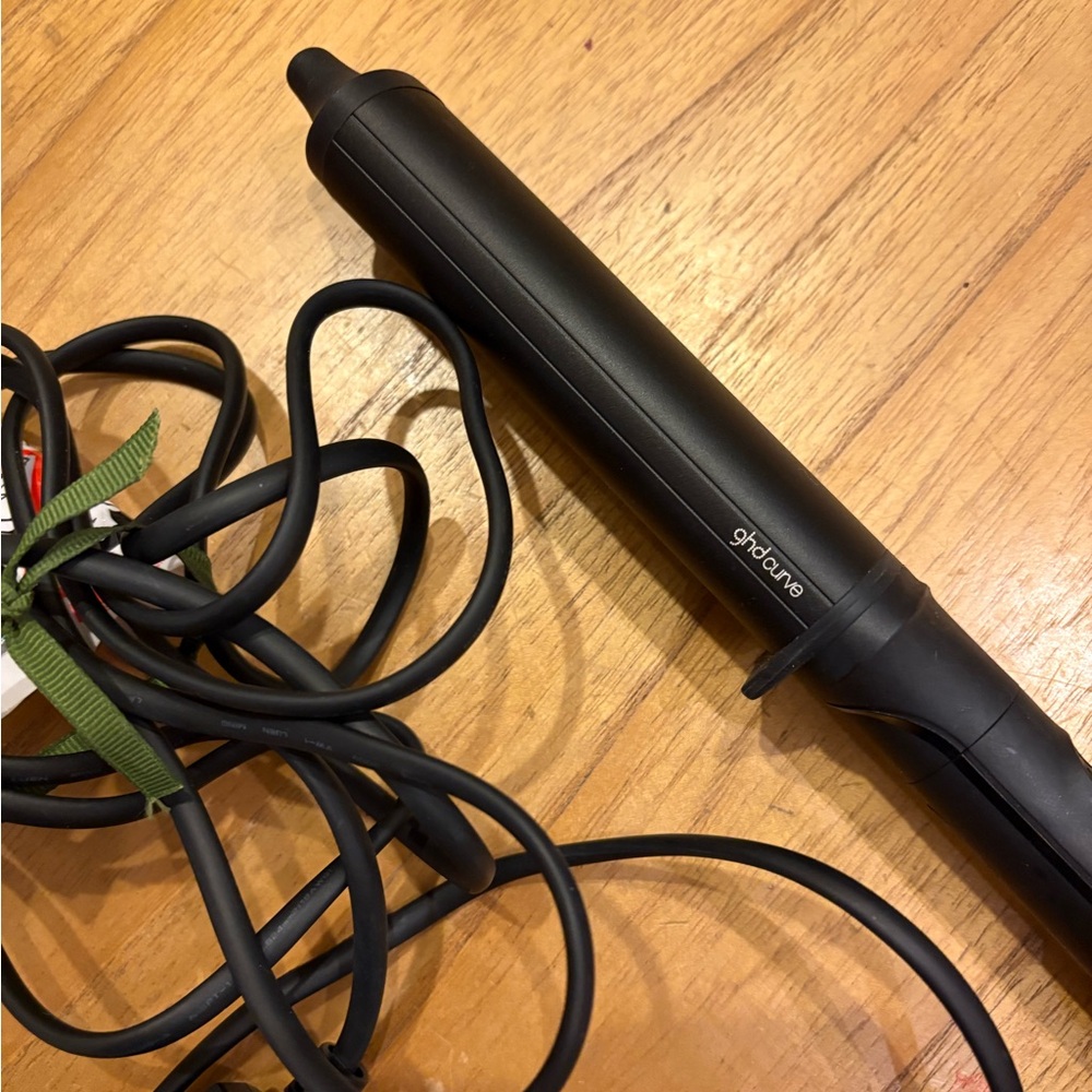GHD Curve Classic Wave Oval Curling Iron